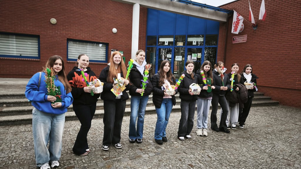 Wielkanocny koszyczek dla seniorów